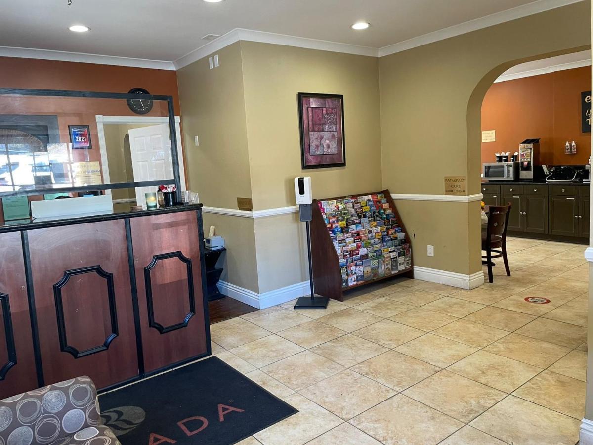 Ramada By Wyndham San Diego Poway Miramar Екстер'єр фото