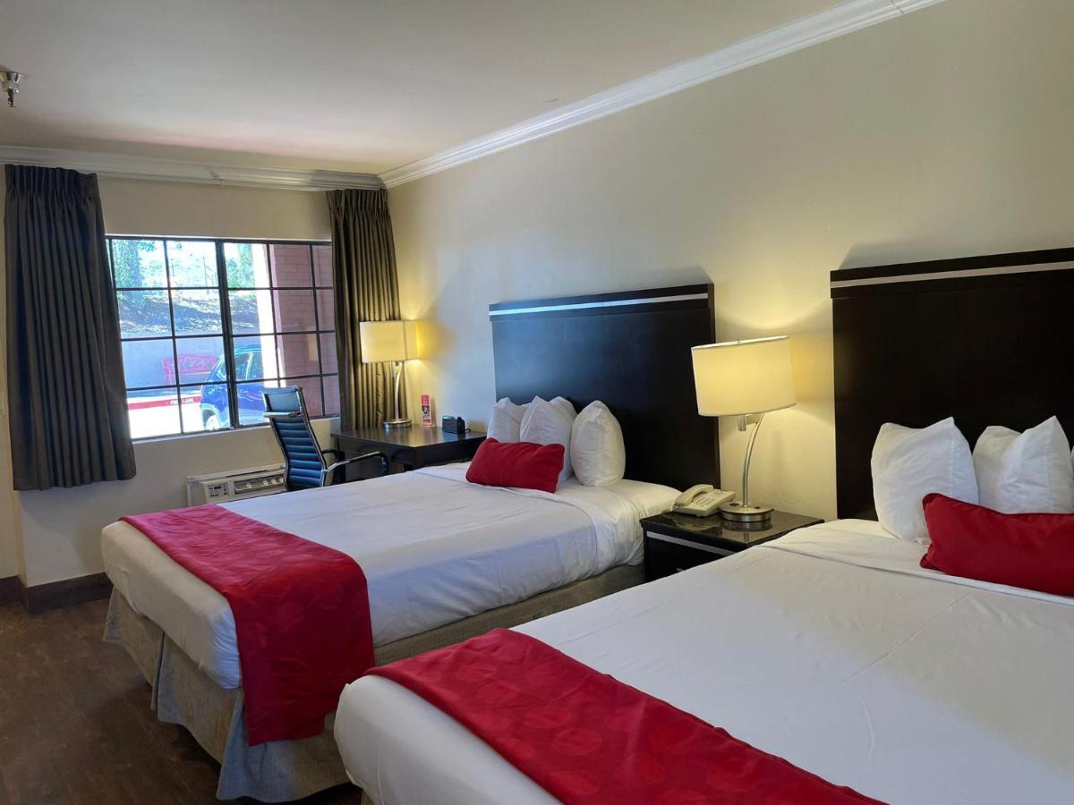 Ramada By Wyndham San Diego Poway Miramar Екстер'єр фото