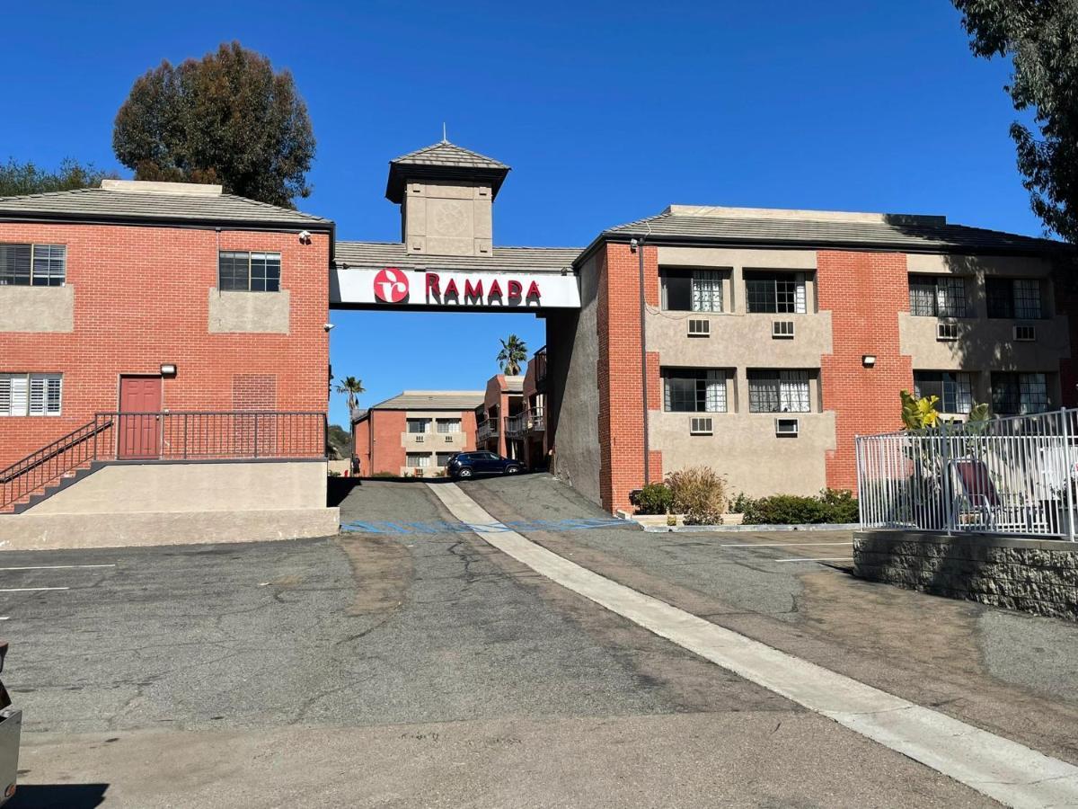 Ramada By Wyndham San Diego Poway Miramar Екстер'єр фото