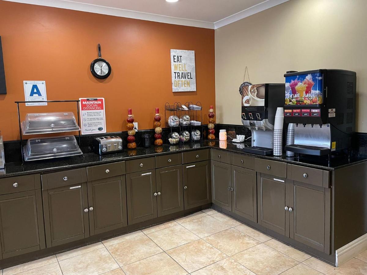 Ramada By Wyndham San Diego Poway Miramar Екстер'єр фото
