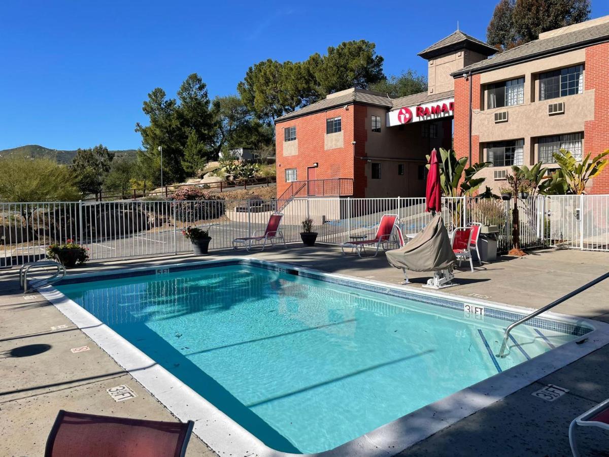 Ramada By Wyndham San Diego Poway Miramar Екстер'єр фото