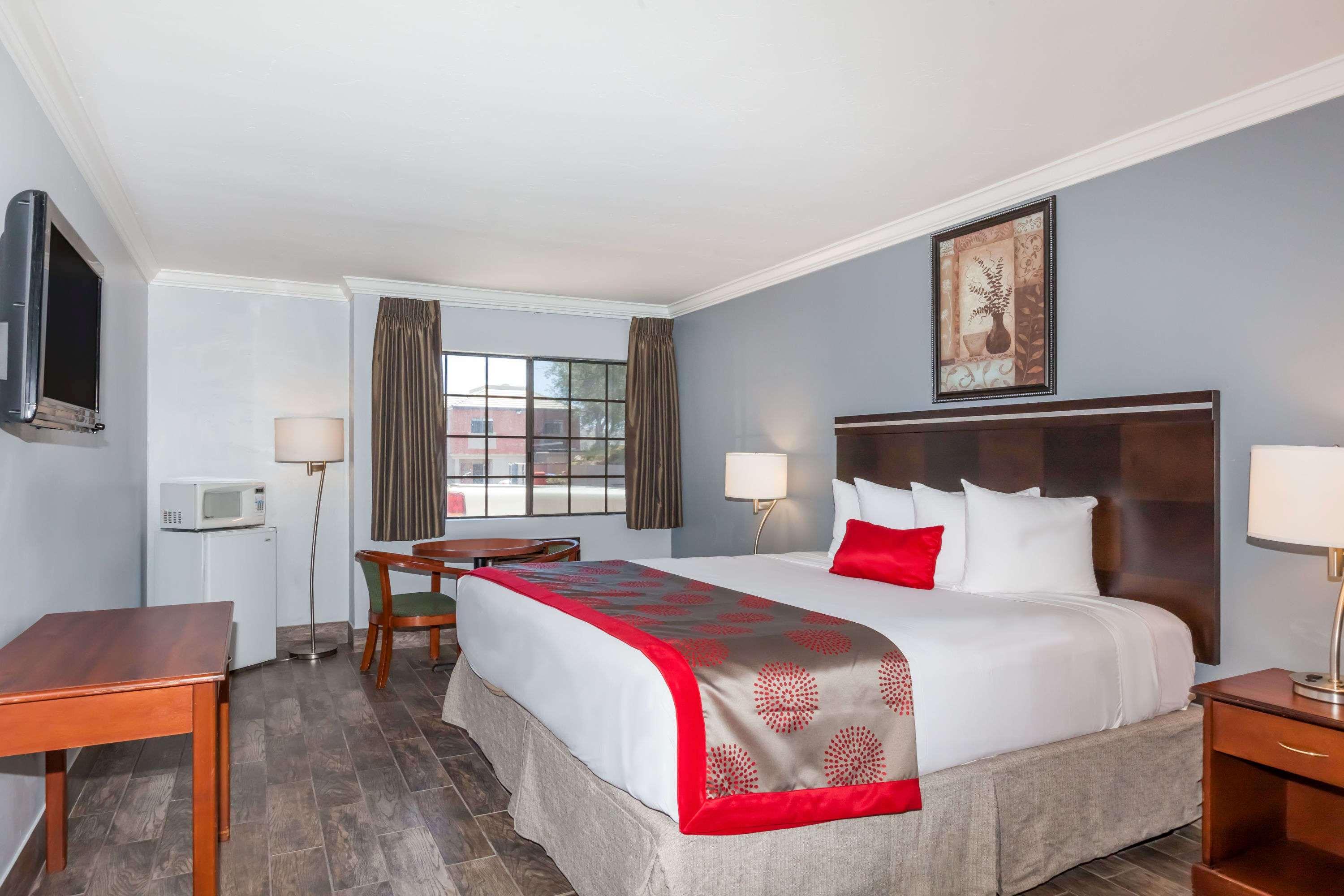 Ramada By Wyndham San Diego Poway Miramar Екстер'єр фото