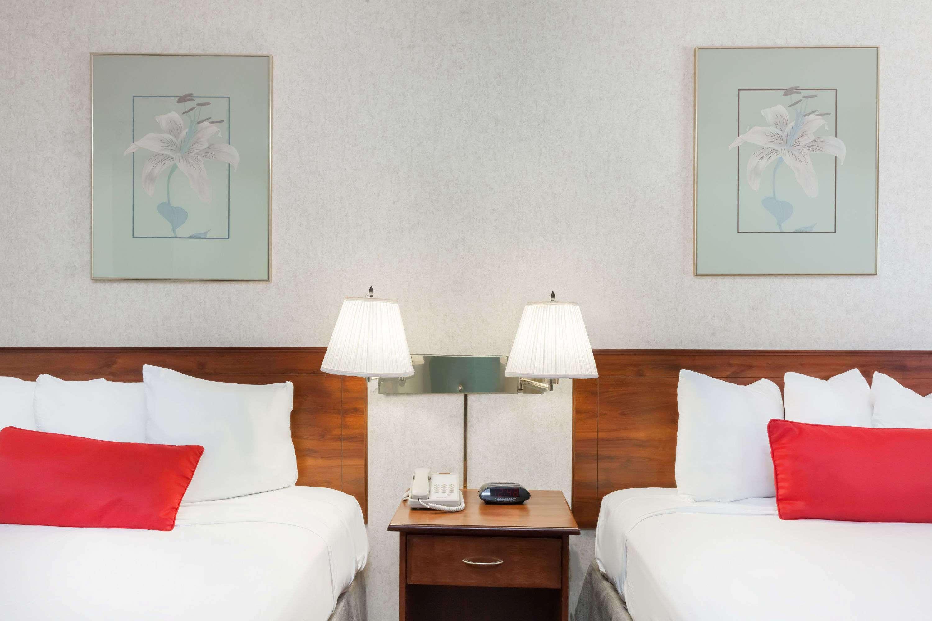 Ramada By Wyndham San Diego Poway Miramar Екстер'єр фото