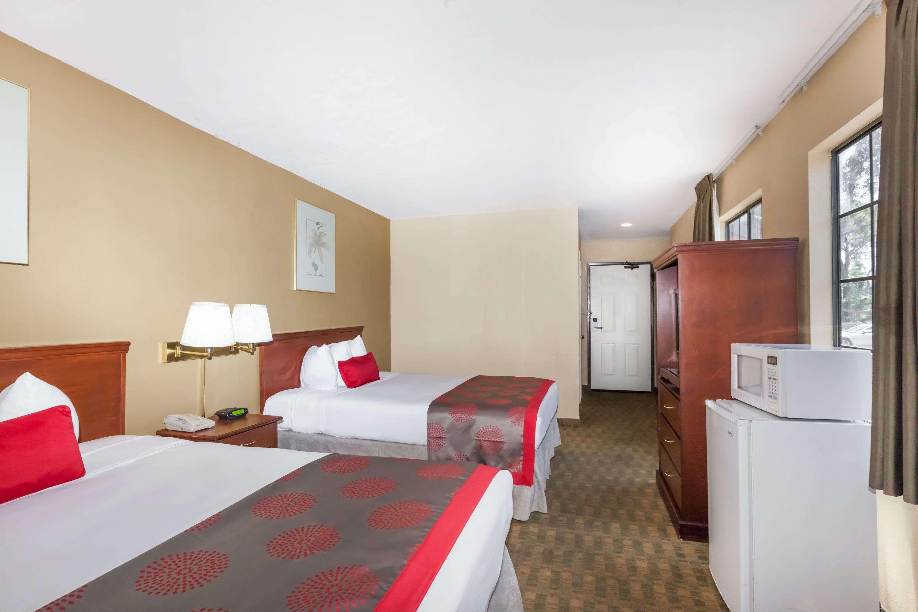 Ramada By Wyndham San Diego Poway Miramar Екстер'єр фото
