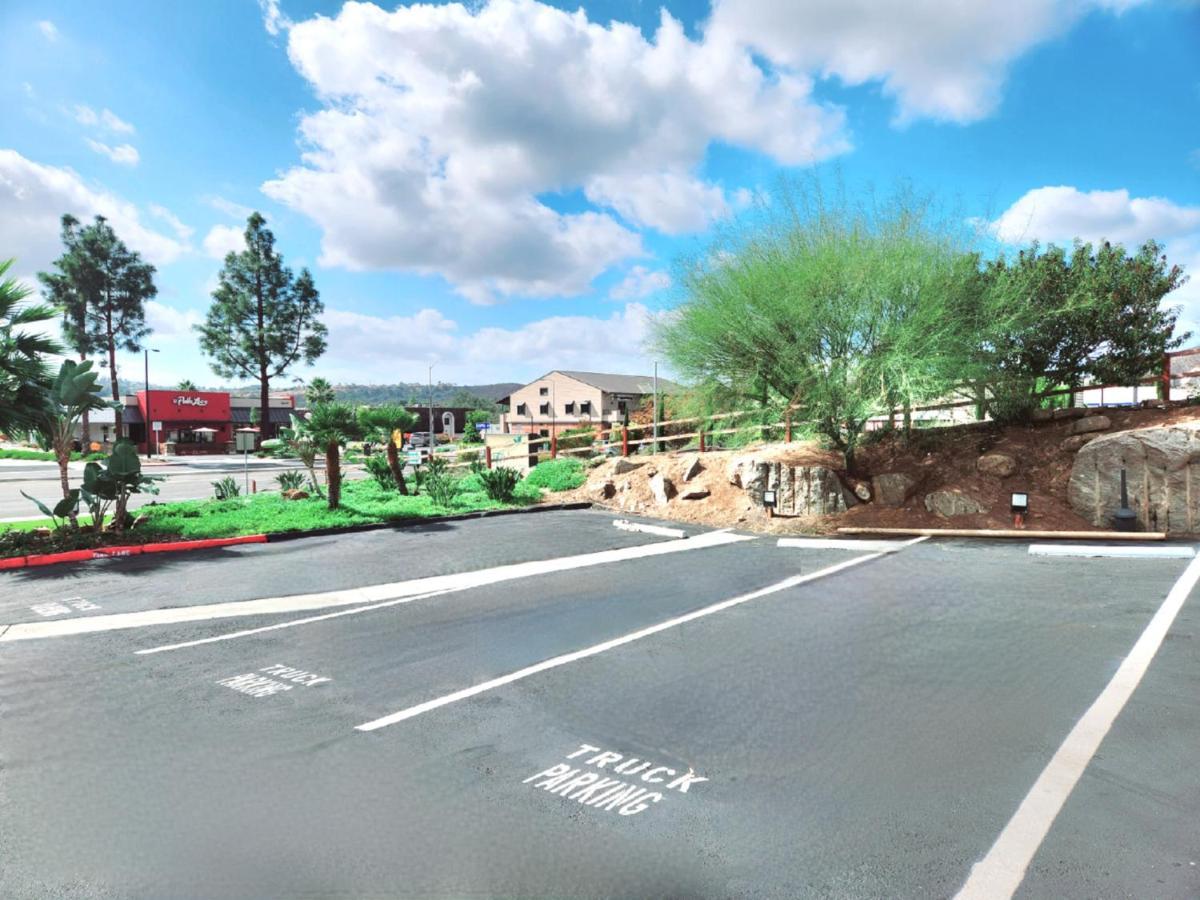 Ramada By Wyndham San Diego Poway Miramar Екстер'єр фото