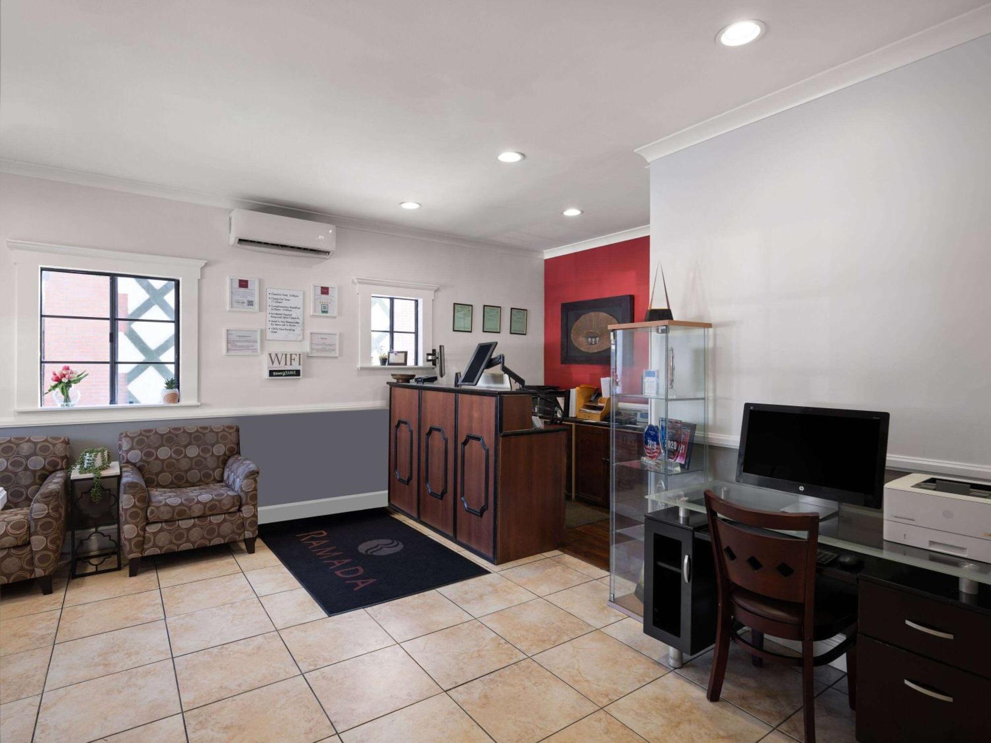 Ramada By Wyndham San Diego Poway Miramar Екстер'єр фото